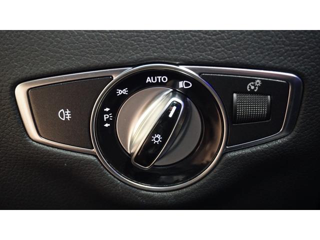 Ｅクラス Ｅ２００　スポーツ　エクスクルーシブパッケージ　　パノラミックスライディングルーフ　Ｂｕｒｍｅｓｔｅｒサラウンドサウンドシステム　エアバランスパッケージ　パフュームアトマイザー　３６０°カメラ　ナッパレザーシート（59枚目）