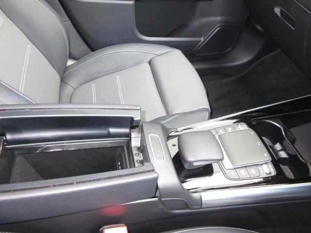 ＧＬＡクラス ＧＬＡ１８０　ＡＭＧレザーエクスクルーシブパッケージ　ＡＭＧライン　ＡＭＧレザーエクスクルーシブパッケージ　アドバンストパッケージ　パノラミックスライディングルーフ（24枚目）