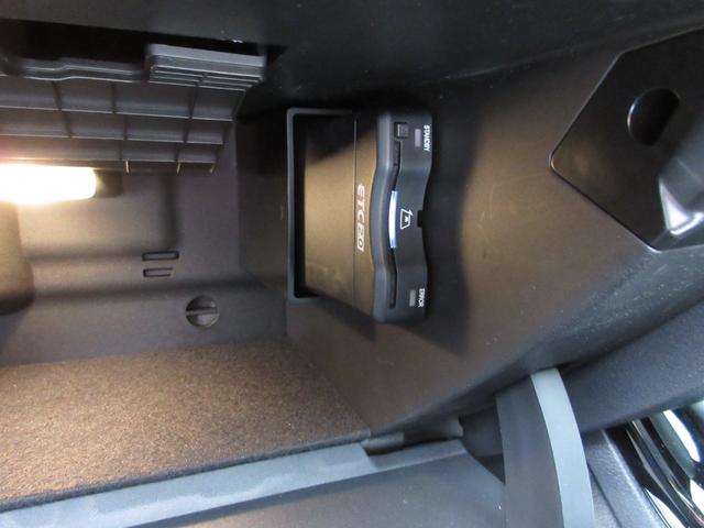 CLAクラス シューティングブレーク CLA200d シューティングブレークAMGラインP パノラミックスライディングルーフ(40枚目)