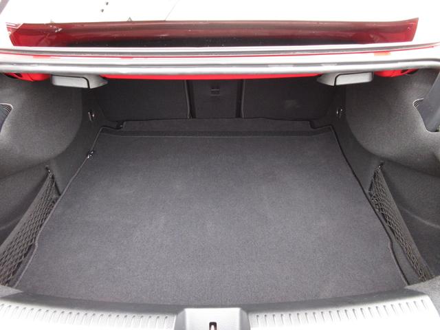 ＣＬＡクラス ＣＬＡ２００ｄ　ＡＭＧレザーエクスクルーシブパッケジ　ＡＭＧライン　レーダーセーフティーパッケージ　レザーエクスクルーシブパッケージ　アドバンストパッケージ　パノラミックスライディングルーフ（19枚目）