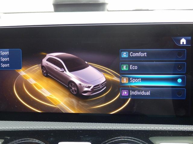 Ａクラス Ａ２００ｄ　ＡＭＧラインパッケージ　自社買取車・ワンオーナー車・パノラミックスライディングルーフ・ＡＭＧラインパッケージ・前席メモリー付きパワーシート、シートヒーター・ＭＢＵＸ　ＡＲナビゲーション・マルチビームＬＥＤヘッドライト（49枚目）