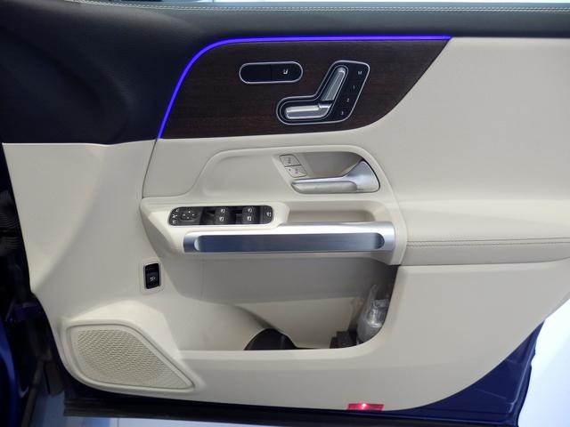 MERCEDES BENZ GLB GLB200D