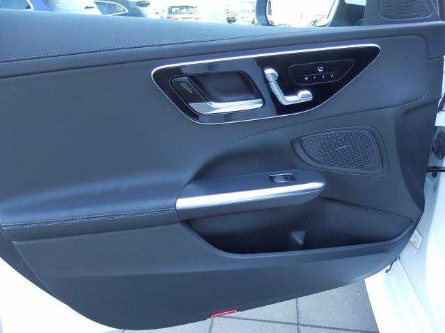 Cクラスステーションワゴン C220dステーションワゴンアバンギルドAMGライP ベーシックパッケージ・MBUX ARナビゲーション・ヘッドアップディスプレイ・360°カメラ・レーダーセーフティパッケージ・前席メモリー付きパワーシート・前席シートヒーター・(22枚目)