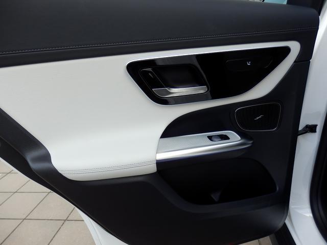 ＧＬＣ ＧＬＣ２２０ｄ　４マチック　ＡＭＧラインパッケージ　レーダーセーフティパッケージ・パノラミックスライディングルーフ・ＭＢＵＸ　ＡＲナビゲーション・３６０°カメラ・運転席助手席メモリー付きパワーシート・前席後席シートヒーター（30枚目）