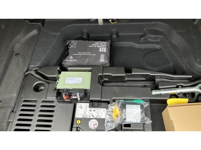 Ａクラス Ａ２００ｄ　ＡＭＧライン　レーダーセーフティパッケージ　ナビゲーションパッケージ　ＡＭＧライン　コスモスブラック　運転席助手席メモリー機能付きパワーシート　ＡＭＧライン専用デザイン１８インチアルミホイール　シートヒーター（11枚目）