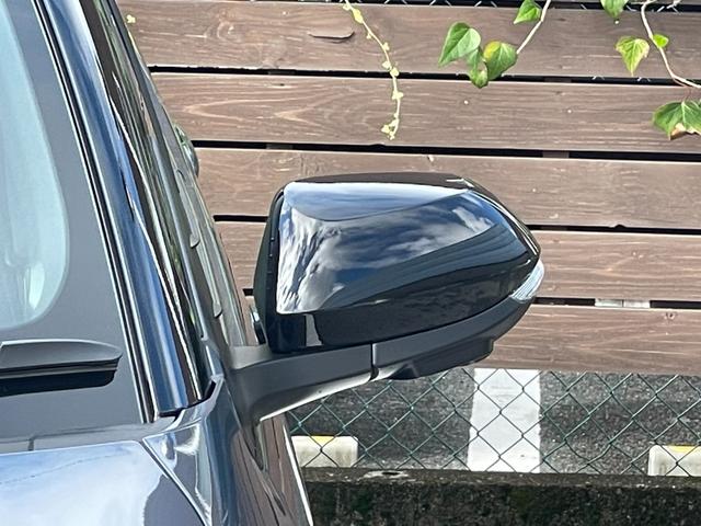 ヤリス ハイブリッドＺ　登録済未使用車　マッシブグレーｘブラック　トヨタチームメイト　アドバンストパーク　パノラミックビューモニター（床下透過表示）　パーキングサポートブレーキ　ブラインドスポットモニター　安心降車アシスト（66枚目）