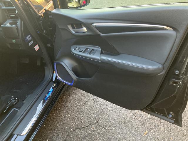 フィットハイブリッド Ｌパッケージ　ハイブリッド　ＥＴＣ　バックカメラ　ナビ　ＴＶ　オートクルーズコントロール　オートライト　ＬＥＤヘッドランプ　スマートキー　電動格納ミラー　ＡＴ　盗難防止システム　衝突安全ボディ　ＵＳＢ　ＡＢＳ（39枚目）