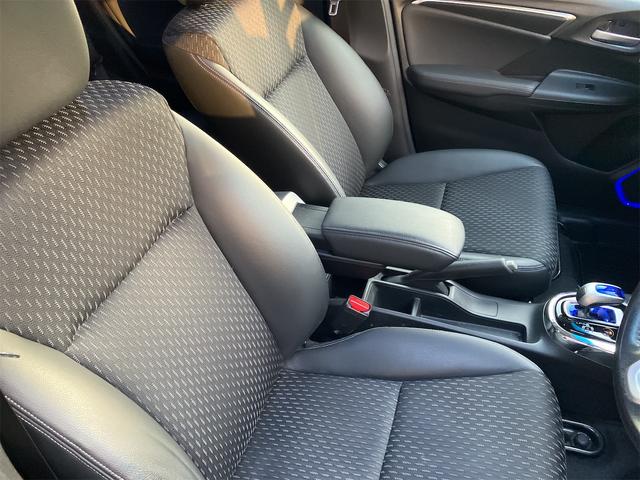 フィットハイブリッド Ｌパッケージ　ハイブリッド　ＥＴＣ　バックカメラ　ナビ　ＴＶ　オートクルーズコントロール　オートライト　ＬＥＤヘッドランプ　スマートキー　電動格納ミラー　ＡＴ　盗難防止システム　衝突安全ボディ　ＵＳＢ　ＡＢＳ（41枚目）