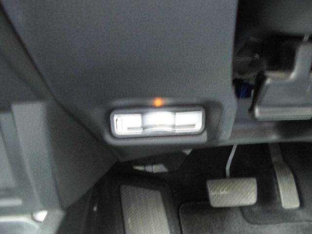 フィットハイブリッド Ｆパッケージ　ナビ　ＥＴＣ　プッシュスタート　フルフラット　安全ボディ　盗難警報装置　ＡＵＴＯエアコン　助手席エアバック　ＥＣＯＮ　ＡＢＳ付　横滑り防止システム　キーレスエントリー　運転席エアバック　パワーステアリング　パワーウィンドウ（27枚目）