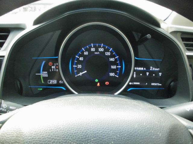 フィットハイブリッド Ｆパッケージ　ナビ　ＥＴＣ　プッシュスタート　フルフラット　安全ボディ　盗難警報装置　ＡＵＴＯエアコン　助手席エアバック　ＥＣＯＮ　ＡＢＳ付　横滑り防止システム　キーレスエントリー　運転席エアバック　パワーステアリング　パワーウィンドウ（28枚目）