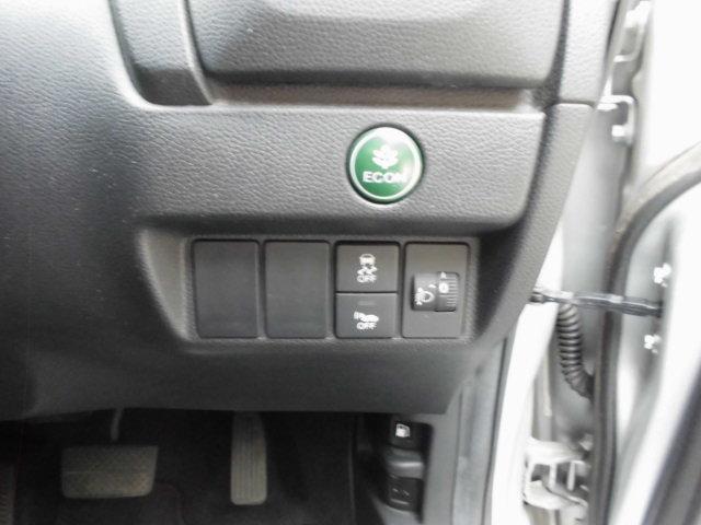 フィットハイブリッド Ｆパッケージ　ナビ　ＥＴＣ　プッシュスタート　フルフラット　安全ボディ　盗難警報装置　ＡＵＴＯエアコン　助手席エアバック　ＥＣＯＮ　ＡＢＳ付　横滑り防止システム　キーレスエントリー　運転席エアバック　パワーステアリング　パワーウィンドウ（34枚目）