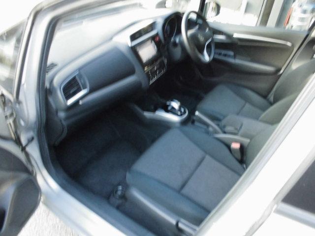 フィットハイブリッド Ｆパッケージ　ナビ　ＥＴＣ　プッシュスタート　フルフラット　安全ボディ　盗難警報装置　ＡＵＴＯエアコン　助手席エアバック　ＥＣＯＮ　ＡＢＳ付　横滑り防止システム　キーレスエントリー　運転席エアバック　パワーステアリング　パワーウィンドウ（38枚目）