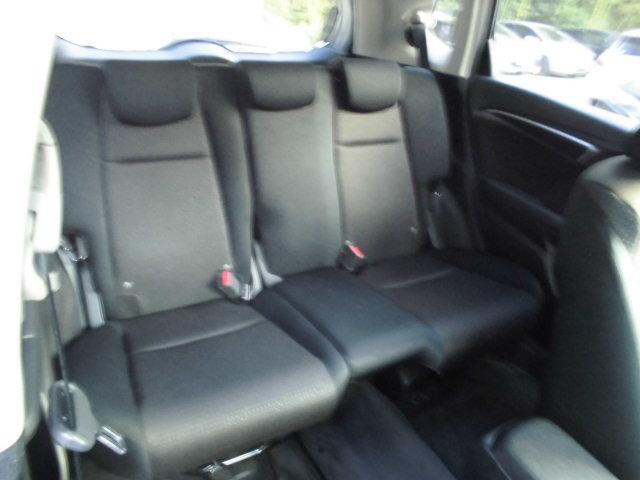 フィットハイブリッド Ｆパッケージ　ナビ　ＥＴＣ　プッシュスタート　フルフラット　安全ボディ　盗難警報装置　ＡＵＴＯエアコン　助手席エアバック　ＥＣＯＮ　ＡＢＳ付　横滑り防止システム　キーレスエントリー　運転席エアバック　パワーステアリング　パワーウィンドウ（46枚目）