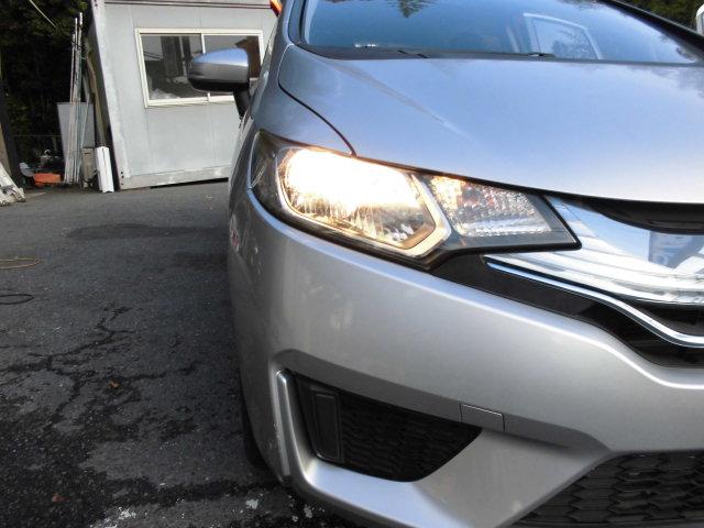 フィットハイブリッド Ｆパッケージ　ナビ　ＥＴＣ　プッシュスタート　フルフラット　安全ボディ　盗難警報装置　ＡＵＴＯエアコン　助手席エアバック　ＥＣＯＮ　ＡＢＳ付　横滑り防止システム　キーレスエントリー　運転席エアバック　パワーステアリング　パワーウィンドウ（56枚目）