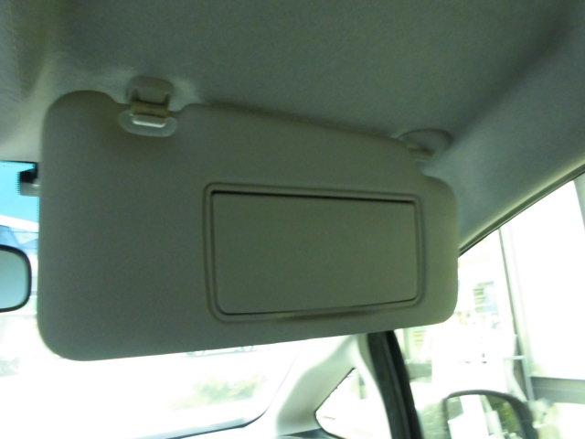 フィットハイブリッド Ｆパッケージ　ナビ　ＥＴＣ　プッシュスタート　フルフラット　安全ボディ　盗難警報装置　ＡＵＴＯエアコン　助手席エアバック　ＥＣＯＮ　ＡＢＳ付　横滑り防止システム　キーレスエントリー　運転席エアバック　パワーステアリング　パワーウィンドウ（60枚目）