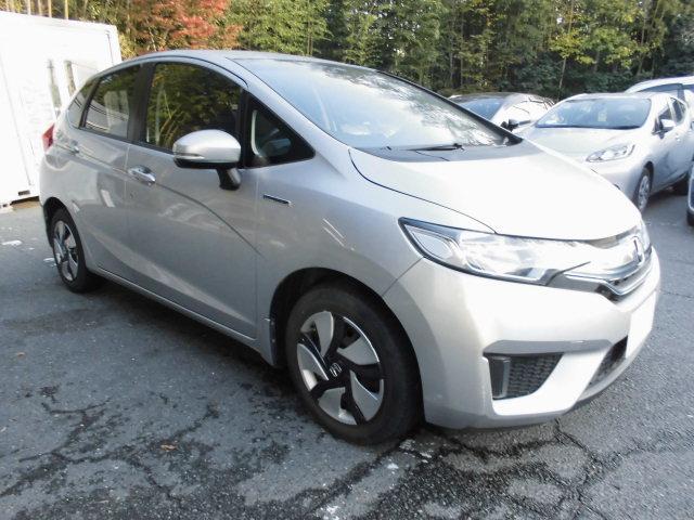 フィットハイブリッド Ｆパッケージ　ナビ　ＥＴＣ　プッシュスタート　フルフラット　安全ボディ　盗難警報装置　ＡＵＴＯエアコン　助手席エアバック　ＥＣＯＮ　ＡＢＳ付　横滑り防止システム　キーレスエントリー　運転席エアバック　パワーステアリング　パワーウィンドウ（70枚目）