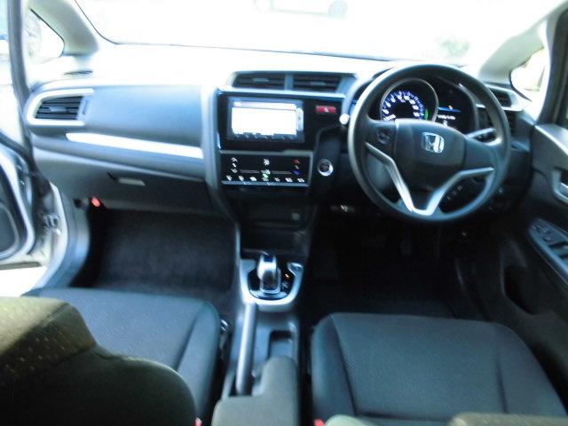 フィットハイブリッド Ｆパッケージ　ナビ　ＥＴＣ　プッシュスタート　フルフラット　安全ボディ　盗難警報装置　ＡＵＴＯエアコン　助手席エアバック　ＥＣＯＮ　ＡＢＳ付　横滑り防止システム　キーレスエントリー　運転席エアバック　パワーステアリング　パワーウィンドウ（79枚目）