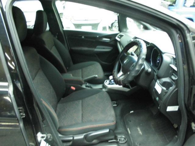 フィットハイブリッド Sパッケージ ナビ 地デジ プッシュスタート フルフラット VSA クルコン イモビライザー パワーウィンドウ スマキー Wエアバック パワステ エアバッグ AAC 衝突安全ボディ ABS アイドルストップ キーフリー LEDヘットライト(22枚目)