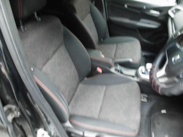 フィットハイブリッド Sパッケージ ナビ 地デジ プッシュスタート フルフラット VSA クルコン イモビライザー パワーウィンドウ スマキー Wエアバック パワステ エアバッグ AAC 衝突安全ボディ ABS アイドルストップ キーフリー LEDヘットライト(23枚目)