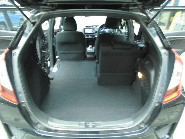 フィットハイブリッド Sパッケージ ナビ 地デジ プッシュスタート フルフラット VSA クルコン イモビライザー パワーウィンドウ スマキー Wエアバック パワステ エアバッグ AAC 衝突安全ボディ ABS アイドルストップ キーフリー LEDヘットライト(47枚目)