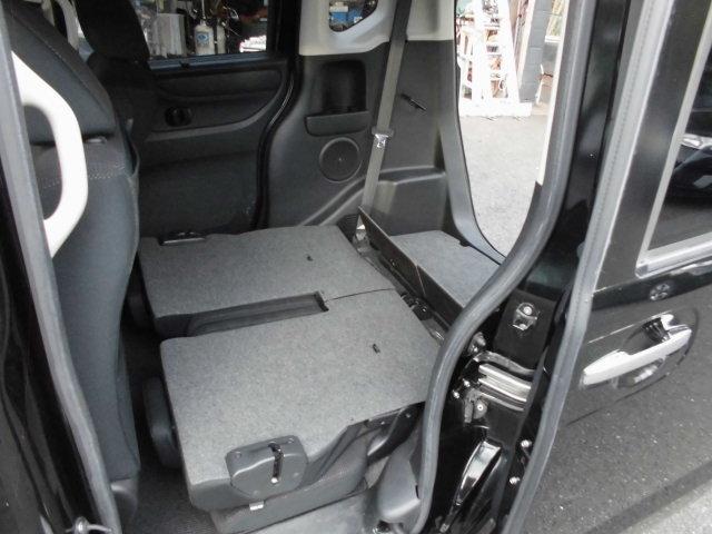 �g�����N���[�����L�X��T�[�h�V�[�g���X���C�h����̂ő傫�ȉו����y�X�ł���