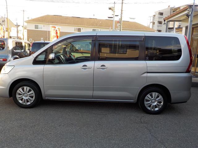 セレナ 20S スマートキー スペアキー ナビ テレビ 両側パワースライドドア コーナーセンサー 8人乗り(9枚目)