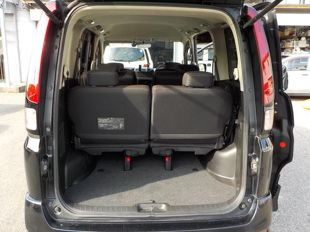 セレナ ハイウェイスター 左パワースライドドア ナビ ETC バックカメラ 8人乗り 禁煙車 アルミホイール 前後ドライブレコーダー(13枚目)