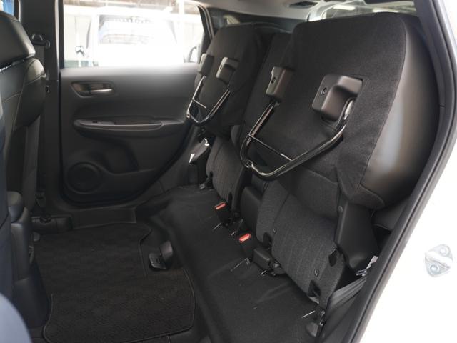 フィット ｅ：ＨＥＶホーム　デモカー　９インチナビ　バックカメラ　ナビ連動フロントドライブレコーダー　ＥＴＣ　アダプティブクルーズコントロール　Ｂｌｕｅｔｏｏｔｈ　ＵＳＢ入力端子　ＬＥＤヘッドライト　オートハイビーム　禁煙車（11枚目）