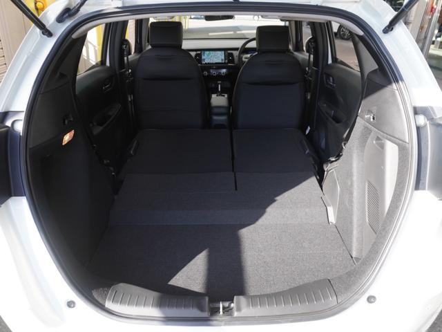 フィット ｅ：ＨＥＶホーム　デモカー　９インチナビ　バックカメラ　ナビ連動フロントドライブレコーダー　ＥＴＣ　アダプティブクルーズコントロール　Ｂｌｕｅｔｏｏｔｈ　ＵＳＢ入力端子　ＬＥＤヘッドライト　オートハイビーム　禁煙車（12枚目）