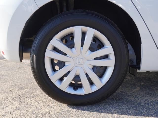 フィット ｅ：ＨＥＶホーム　デモカー　９インチナビ　バックカメラ　ナビ連動フロントドライブレコーダー　ＥＴＣ　アダプティブクルーズコントロール　Ｂｌｕｅｔｏｏｔｈ　ＵＳＢ入力端子　ＬＥＤヘッドライト　オートハイビーム　禁煙車（35枚目）