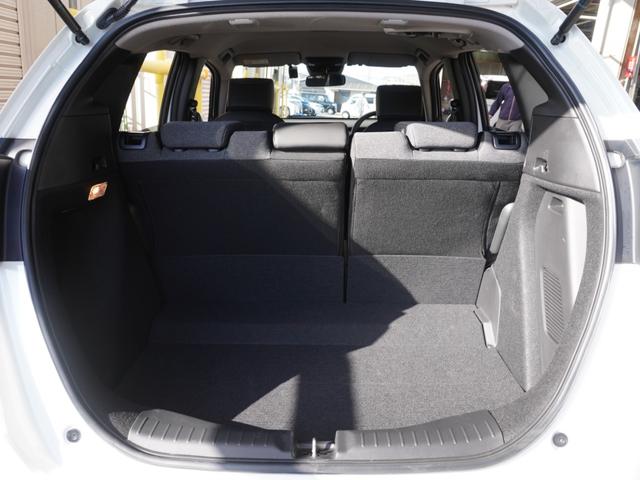 フィット ｅ：ＨＥＶホーム　デモカー　９インチナビ　バックカメラ　ナビ連動フロントドライブレコーダー　ＥＴＣ　アダプティブクルーズコントロール　Ｂｌｕｅｔｏｏｔｈ　ＵＳＢ入力端子　ＬＥＤヘッドライト　オートハイビーム　禁煙車（36枚目）