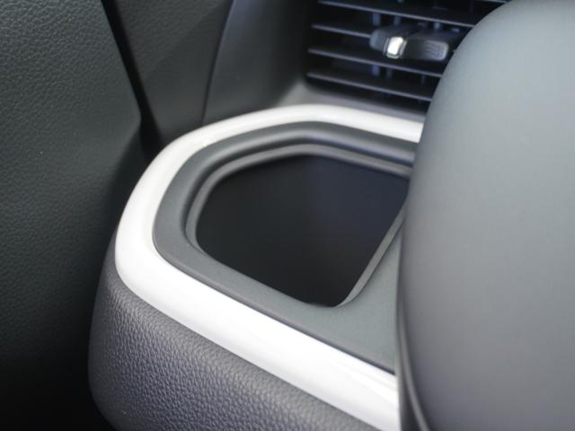 フィット ｅ：ＨＥＶホーム　デモカー　９インチナビ　バックカメラ　ナビ連動フロントドライブレコーダー　ＥＴＣ　アダプティブクルーズコントロール　Ｂｌｕｅｔｏｏｔｈ　ＵＳＢ入力端子　ＬＥＤヘッドライト　オートハイビーム　禁煙車（58枚目）