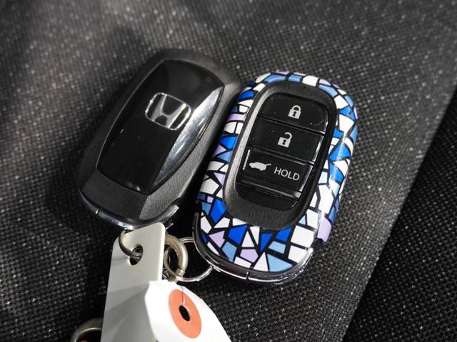 ヴェゼル ｅ：ＨＥＶＺ　ワンオーナー　９インチナビ　バックカメラ　ドラレコ　ＥＴＣ　渋滞追従機能付アダプティブクルーズ　シートヒーター　Ｂｌｕｅｔｏｏｔｈ　ＵＳＢ入力端子　ＬＥＤヘッドライト　衝突被害軽減ブレーキ　禁煙車（36枚目）