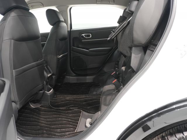 ヴェゼル ｅ：ＨＥＶＺ　ワンオーナー　９インチナビ　バックカメラ　ドラレコ　ＥＴＣ　渋滞追従機能付アダプティブクルーズ　シートヒーター　Ｂｌｕｅｔｏｏｔｈ　ＵＳＢ入力端子　ＬＥＤヘッドライト　衝突被害軽減ブレーキ　禁煙車（42枚目）