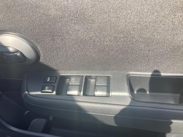 ティーダ １５Ｓ　プラスナビＨＤＤ　ＳＰ　禁煙車　検査付令和９年７月名で　走行距離５３５２３ｋｍ　外品アルミホイール（１８５／６５Ｒ１５）純正ナビ（バックカメラ付）オートエアコン　ＥＴＣ　スマートキー　電動リモコンミラー（46枚目）