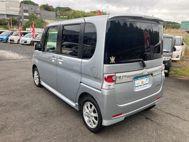 タント カスタムX 禁煙車 スマートキー オートエアコン サイドウインカーミラー CDオーディオ 燃費基準プラス5%達成車 低排出ガス車 助手席側後部スライドドア 助手席側センターピラーレス(18枚目)