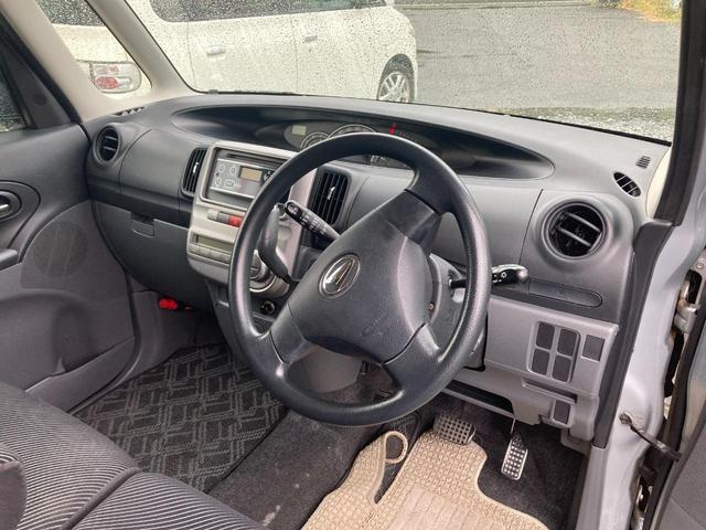 タント カスタムX 禁煙車 スマートキー オートエアコン サイドウインカーミラー CDオーディオ 燃費基準プラス5%達成車 低排出ガス車 助手席側後部スライドドア 助手席側センターピラーレス(25枚目)