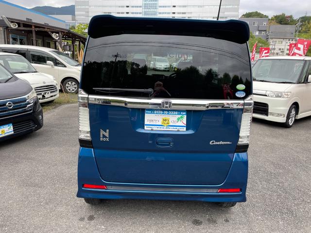N-BOXカスタム G・Lパッケージ 禁煙車 スマートキー(スペアキー付き) 助手席側後部オートスライドドア 格納式リモコンウィンカーミラー 辞すチャージャーヘッドライト フォグランプ 純正アルミホイール(165/55R14)ETC(7枚目)