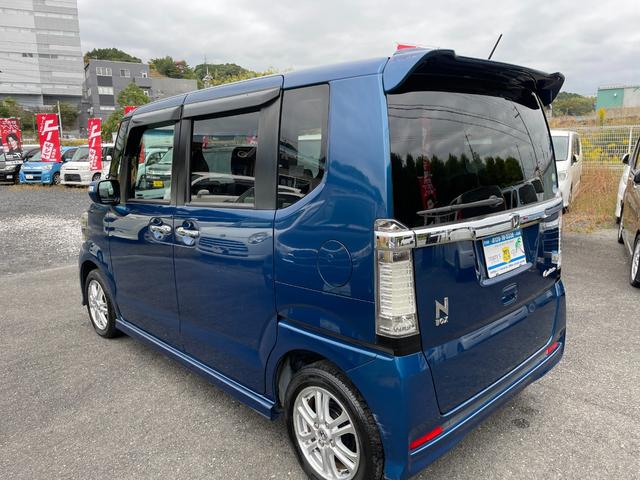 N-BOXカスタム G・Lパッケージ 禁煙車 スマートキー(スペアキー付き) 助手席側後部オートスライドドア 格納式リモコンウィンカーミラー 辞すチャージャーヘッドライト フォグランプ 純正アルミホイール(165/55R14)ETC(20枚目)