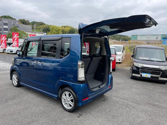 N-BOXカスタム G・Lパッケージ 禁煙車 スマートキー(スペアキー付き) 助手席側後部オートスライドドア 格納式リモコンウィンカーミラー 辞すチャージャーヘッドライト フォグランプ 純正アルミホイール(165/55R14)ETC(22枚目)