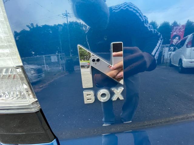 N-BOXカスタム G・Lパッケージ 禁煙車 スマートキー(スペアキー付き) 助手席側後部オートスライドドア 格納式リモコンウィンカーミラー 辞すチャージャーヘッドライト フォグランプ 純正アルミホイール(165/55R14)ETC(48枚目)