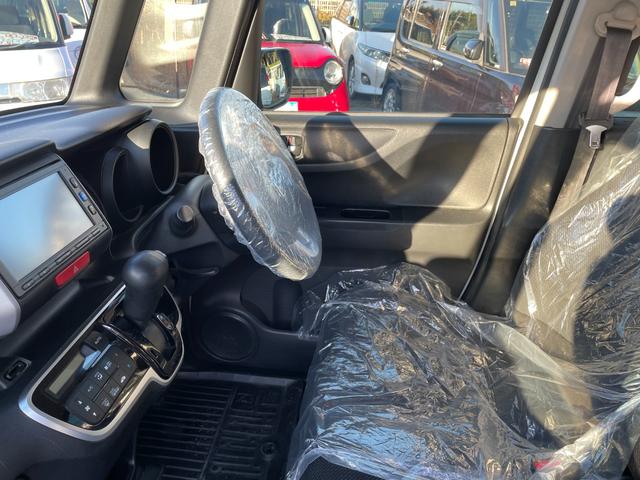 Ｎ－ＢＯＸ Ｇ　ＳＳパッケージ　禁煙車　スマートキー　プッシュスターター　デジタルＴＶナビ　バックカメラ　助手席後部オートスライドドア　ディスチャージャーヘッドライト　ＥＴＣ（55枚目）