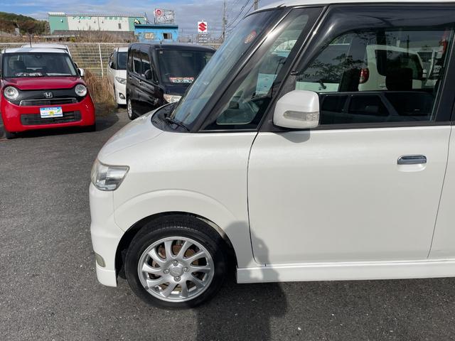 タント カスタムＶＳターボ　禁煙車　インタークーラーターボ　スマートキー　取扱説明書　ＭＯＭＯステェアリング　純正アルミホイール（１６５／５５Ｒ１５）ＨＩＤヘッドライト　電動リモコン格納ウィンカーミラー　センターヘッド格納ケース（11枚目）