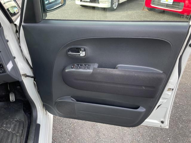 タント カスタムＶＳターボ　禁煙車　インタークーラーターボ　スマートキー　取扱説明書　ＭＯＭＯステェアリング　純正アルミホイール（１６５／５５Ｒ１５）ＨＩＤヘッドライト　電動リモコン格納ウィンカーミラー　センターヘッド格納ケース（28枚目）