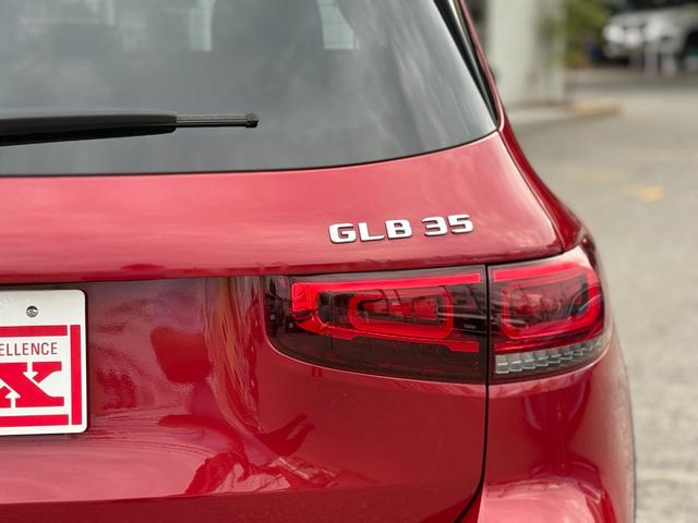 ＧＬＢ ＧＬＢ３５　４マチック　ＡＭＧアドバンスドパッケージ　赤ツートン革　ＡＭＧパフォーマンスパッケージ　パノラミックスライディングルーフ　ナビゲーションパッケージ　タイヤ４本新品（12枚目）