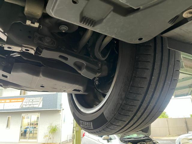 ＧＬＢ ＧＬＢ３５　４マチック　ＡＭＧアドバンスドパッケージ　赤ツートン革　ＡＭＧパフォーマンスパッケージ　パノラミックスライディングルーフ　ナビゲーションパッケージ　タイヤ４本新品（35枚目）