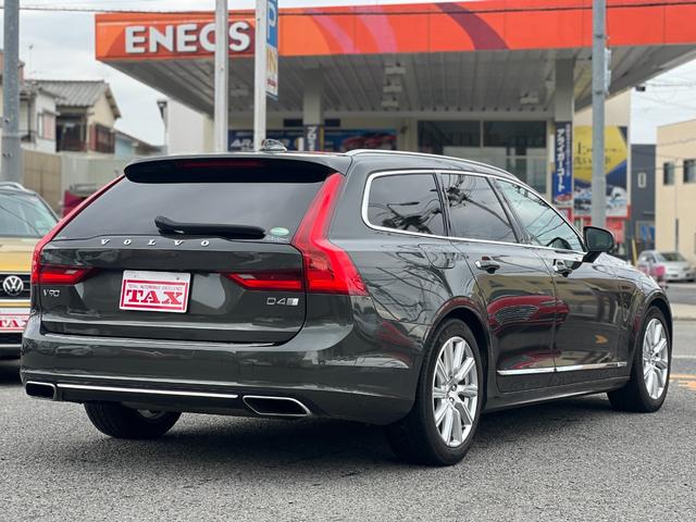 Ｖ９０ Ｄ４　インスクリプション　ユーザー買取車　茶革シート　ハーマンカードンサウンド　ヘッドアップディスプレイ　アップルカープレイ（5枚目）