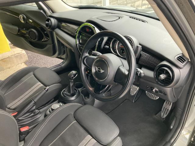 MINI クーパーS ユーザー買取車 純正ナビ プッシュスタート 前後ドライブレコーダー ETC アイドリングストップ 左後部修復歴あり(8枚目)