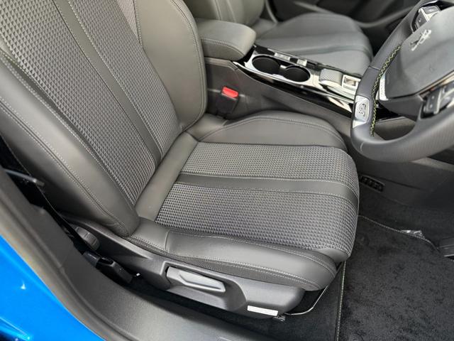 e-2008 GT サンルーフ ディーラー保証 ACC フル液晶メーター レーンキープアシスト(19枚目)