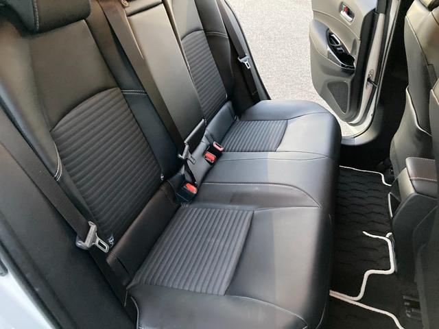 カローラツーリング ハイブリッド　ダブルバイビー　モデリスタフルエアロ　純正ナビ　バックカメラ　フルセグＴＶ　前後ドライブレコーダー　フロアーマット　ＥＴＣ付　ブラインドスポットモニター　プリクラッシュセーフティ　スマートキー　メーカー保証継承（18枚目）